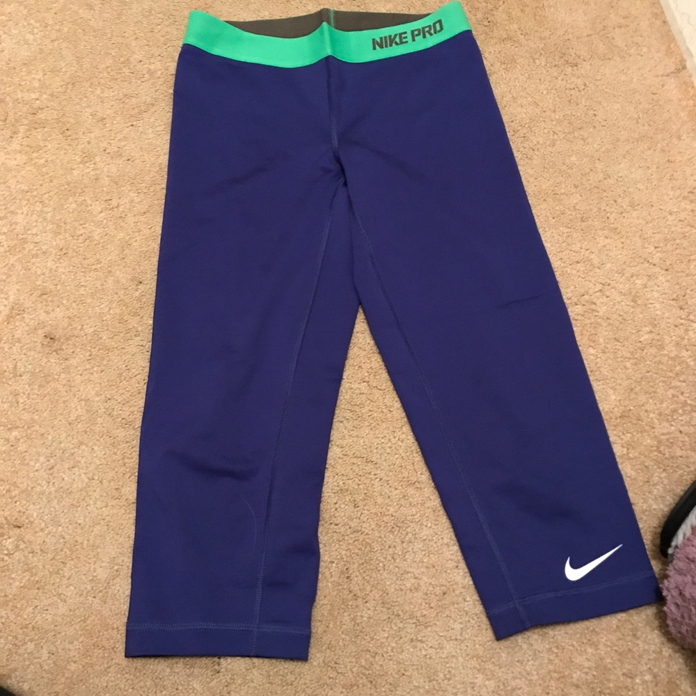 Nike Capri Dri-fit pants